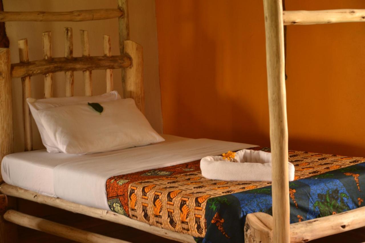 Topi Lodge Katunguru Exterior photo