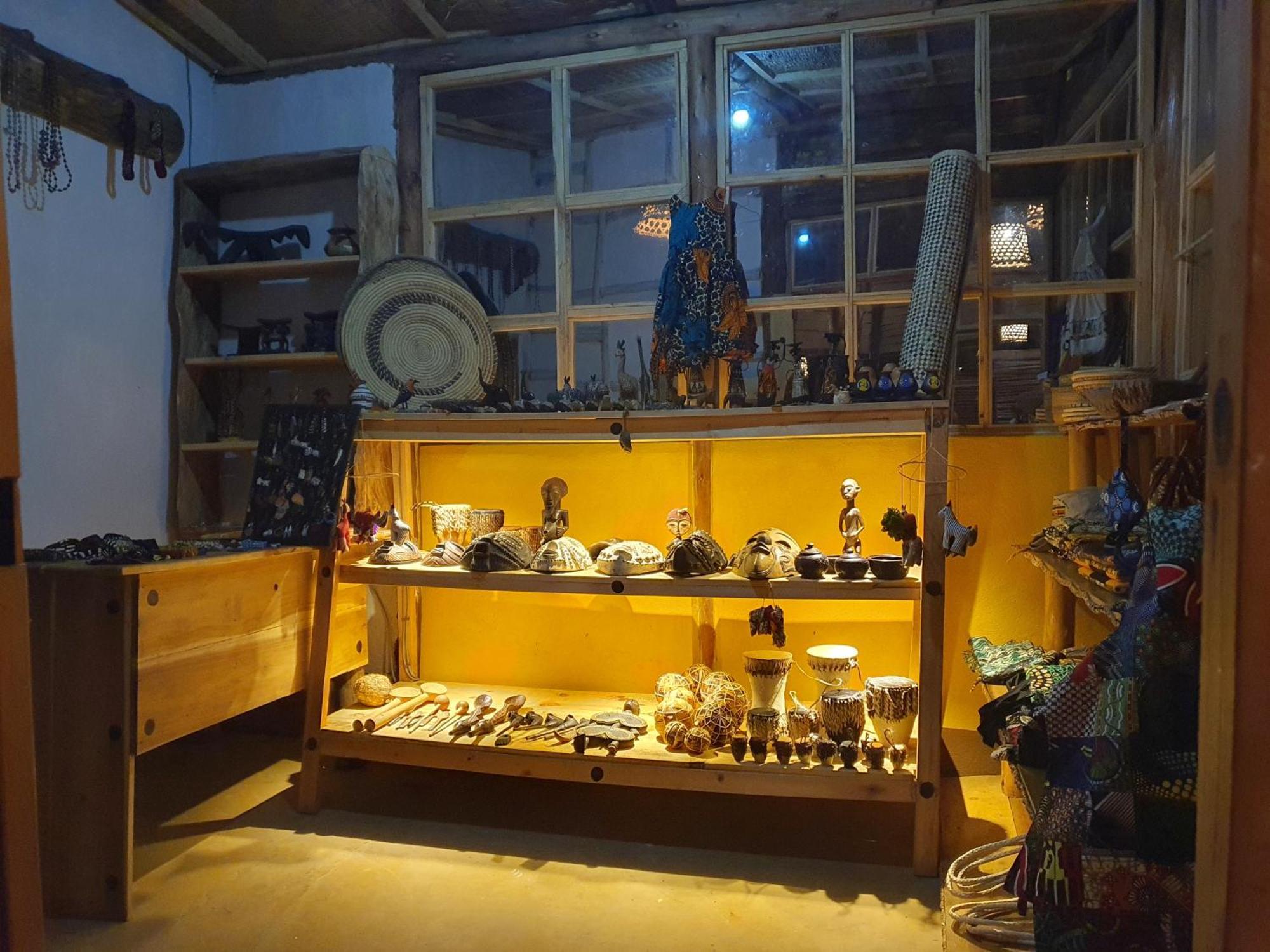 Topi Lodge Katunguru Exterior photo